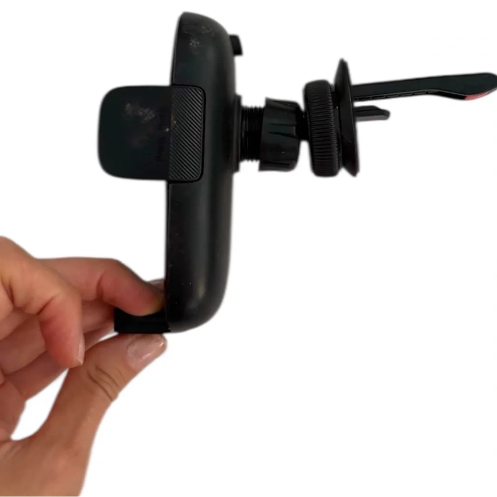 Black Car Phone Mount used